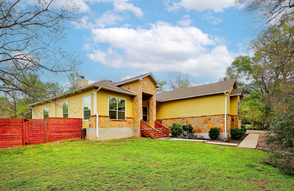 192 West Kaanapali Lane, Bastrop, TX 78602, Presented by Mundy